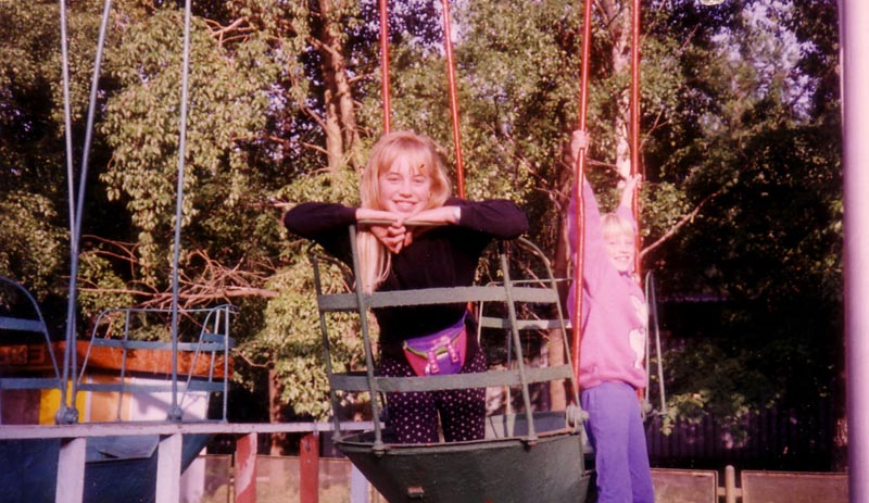 18TwoGirlsOnTheSwing